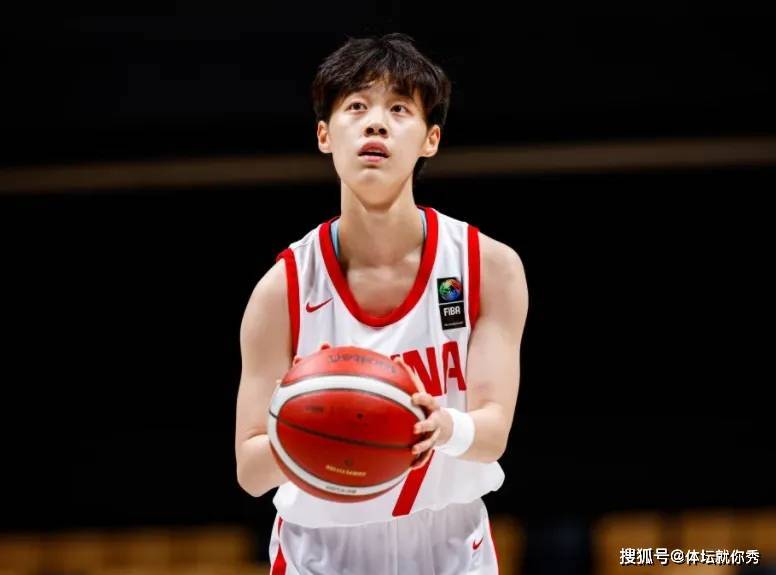 是扮演陪太, 大利亚 是扮演陪太, 大利亚