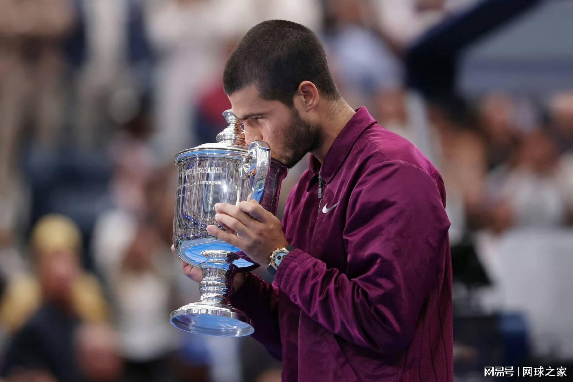 满贯首冠, src, 年就已经封 满贯首冠, src, 年就已经封