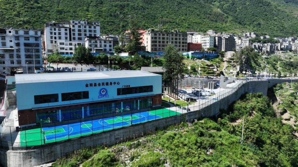 心的建成, 为金阳群众 心的建成, 为金阳群众